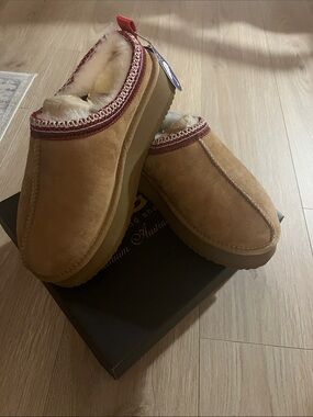 NWT UGG Auzland Tassie Sheepskin Platform Slippers Size 10L